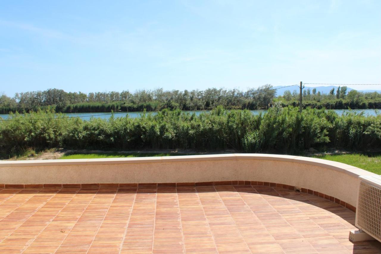Villa De L'Ebre Deltebre Exterior photo
